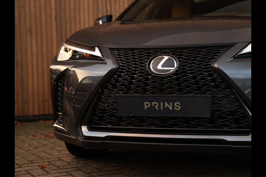 Lexus UX 250h F Sport Design | Leder | Camera | Trekhaak | Stoelverwarming | Adapt. cruise