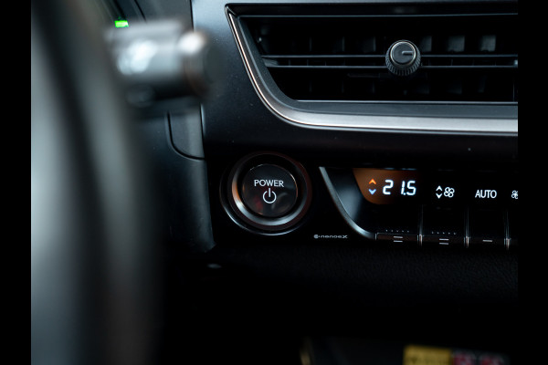 Lexus UX 250h F Sport Design | Leder | Camera | Trekhaak | Stoelverwarming | Adapt. cruise