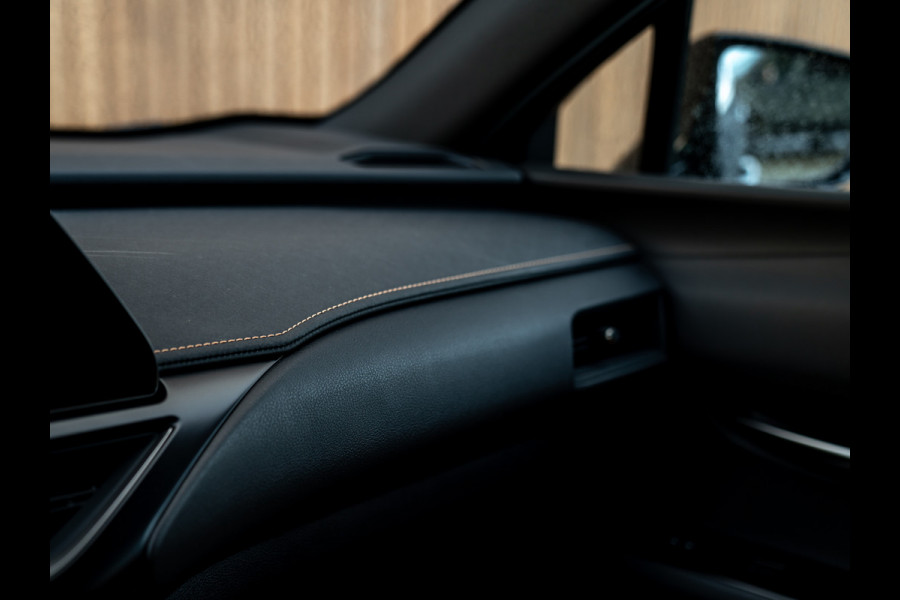Lexus UX 250h F Sport Design | Leder | Camera | Trekhaak | Stoelverwarming | Adapt. cruise