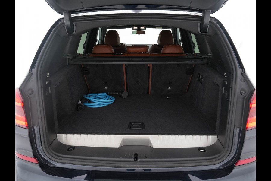 BMW X3 xDrive30e eDrive Edition M-Sportpack Plug-In (INCL-BTW) *LUXURY-LEATHER | FULL-LED | DIGI-COCKPIT | HIFI-SOUND | CARPLAY | DAB+ | HEATED-SPORTSEATS | AMBIENT-LIGHT | TOWBAR  | PRIVACY-GLASS | CARPLAY | SHIFT-PADDLES |  21''ALU* BMW X3 xDrive30e eDrive Edition M-Sportpack Plug-In (INCL-BTW) *LUXURY-LEATHER | FULL-LED | DIGI-COCKPIT | HIFI-SOUND | CARPLAY | DAB+ | HEATED-SPORTSEATS | AMBIENT-LIGHT | TOWBAR  | PRIVACY-GLASS | CARPLAY | SHIFT-PADDLES |  21''ALU*