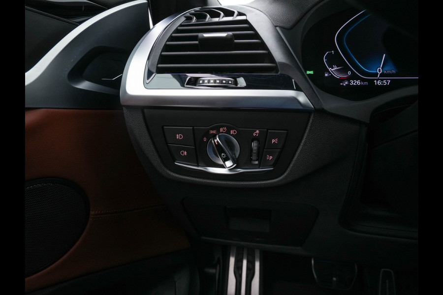 BMW X3 xDrive30e eDrive Edition M-Sportpack Plug-In (INCL-BTW) *LUXURY-LEATHER | FULL-LED | DIGI-COCKPIT | HIFI-SOUND | CARPLAY | DAB+ | HEATED-SPORTSEATS | AMBIENT-LIGHT | TOWBAR  | PRIVACY-GLASS | CARPLAY | SHIFT-PADDLES |  21''ALU* BMW X3 xDrive30e eDrive Edition M-Sportpack Plug-In (INCL-BTW) *LUXURY-LEATHER | FULL-LED | DIGI-COCKPIT | HIFI-SOUND | CARPLAY | DAB+ | HEATED-SPORTSEATS | AMBIENT-LIGHT | TOWBAR  | PRIVACY-GLASS | CARPLAY | SHIFT-PADDLES |  21''ALU*