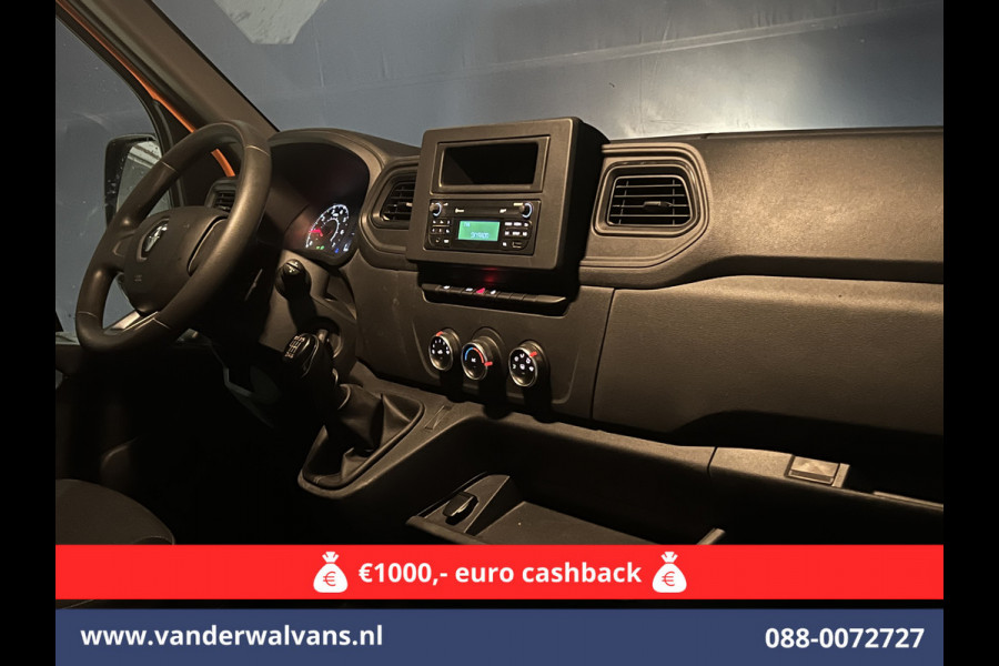 Renault Master 2.3 dCi 135pk *Rijklaar Direct Rijden* Pickup Open laadbak Dubbel cabine Euro6 Airco | 7-Zits | 2500kg Trekhaak Bluetooth-telefoonvoorbereiding Renault Master 2.3 dCi 135pk *Rijklaar Direct Rijden* Pickup Open laadbak Dubbel cabine Euro6 Airco | 7-Zits | 2500kg Trekhaak Bluetooth-telefoonvoorbereiding