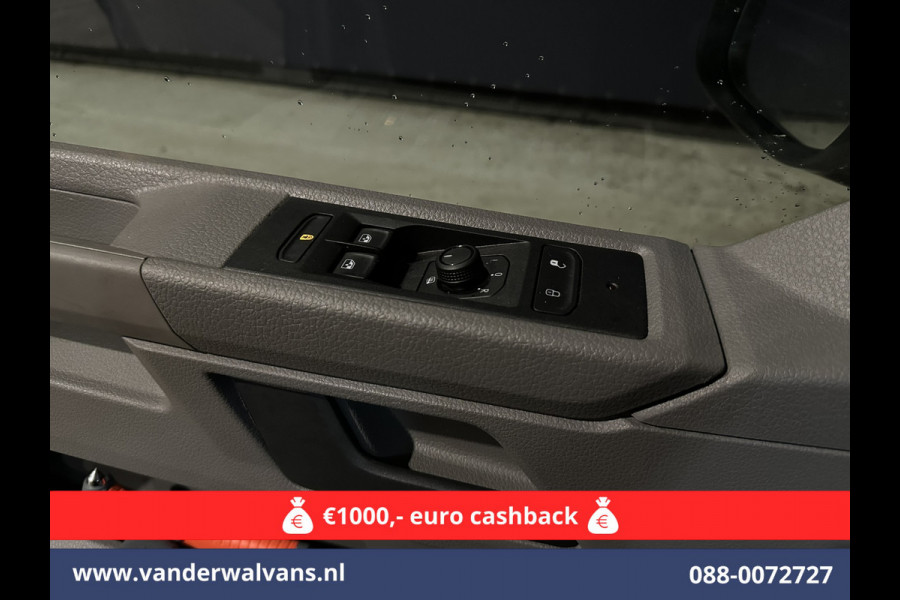 Volkswagen Transporter 2.0 TDI 150pk L2H1 Euro6 Airco | 2500kg Trekhaak | Apple Carplay | Android Auto Parkeersensoren, Cruisecontrol