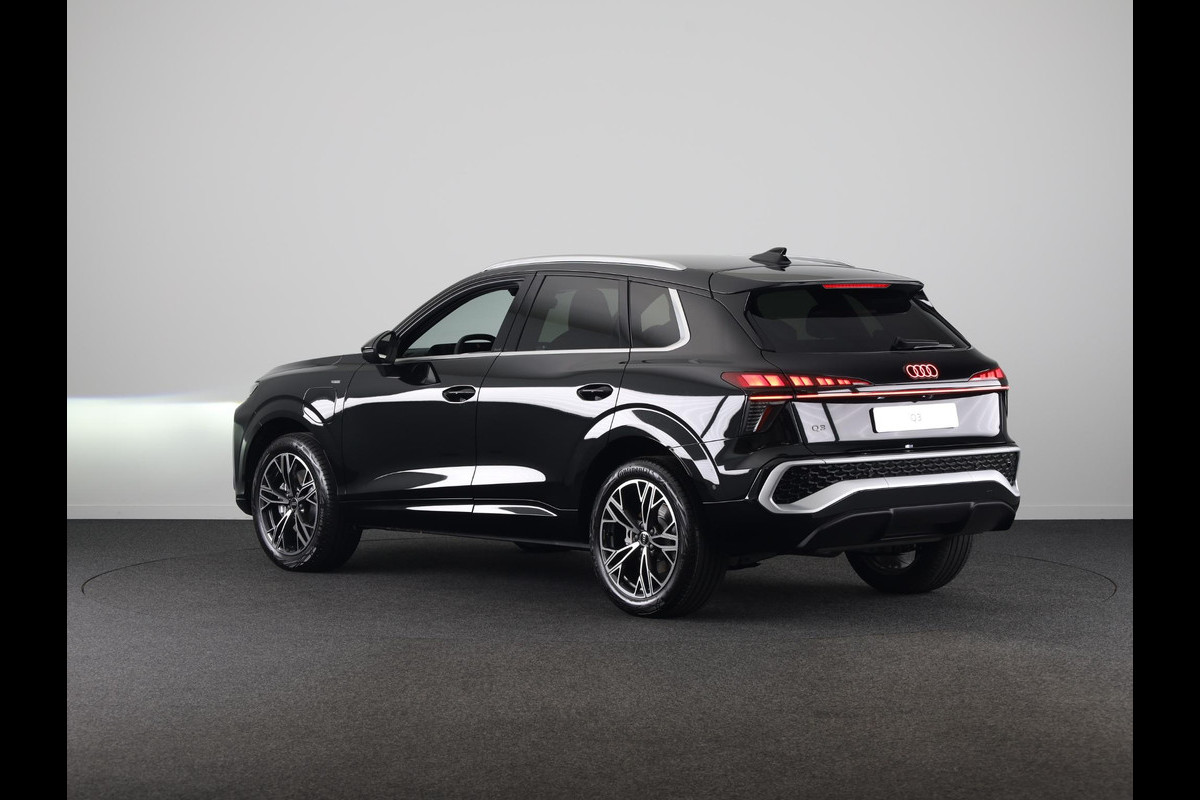 Audi Q3 S edition e-hybrid 200 kW / 272 PK Hatchback 6 ver | Techniekpakket plus | Privacy glas | Twin leder bekleding | Laadconcept compact | Audi Q3 S edition e-hybrid 200 kW / 272 PK Hatchback 6 ver | Techniekpakket plus | Privacy glas | Twin leder bekleding | Laadconcept compact |