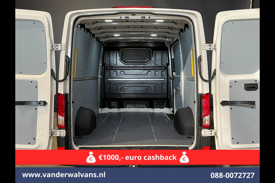 Volkswagen Crafter 2.0 TDI 140pk L3H2 (oude L2H1) Euro6 # Airco | Navigatie | Apple Carplay | Android auto parkeersensoren, 3000kg trekvermogen Volkswagen Crafter 2.0 TDI 140pk L3H2 (oude L2H1) Euro6 # Airco | Navigatie | Apple Carplay | Android auto parkeersensoren, 3000kg trekvermogen