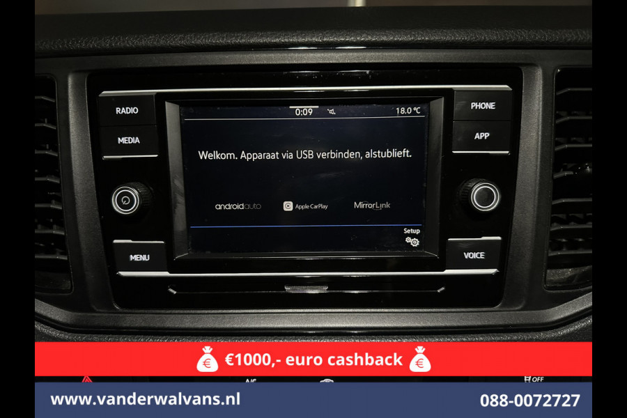 Volkswagen Crafter 2.0 TDI 141pk L3H3 L2H2 Euro6 Airco | Camera | Apple Carplay | Cruisecontrol Android Auto, Parkeersensoren, Bijrijdersbank, 3000kg Trekvermogen, zilver Volkswagen Crafter 2.0 TDI 141pk L3H3 L2H2 Euro6 Airco | Camera | Apple Carplay | Cruisecontrol Android Auto, Parkeersensoren, Bijrijdersbank, 3000kg Trekvermogen, zilver