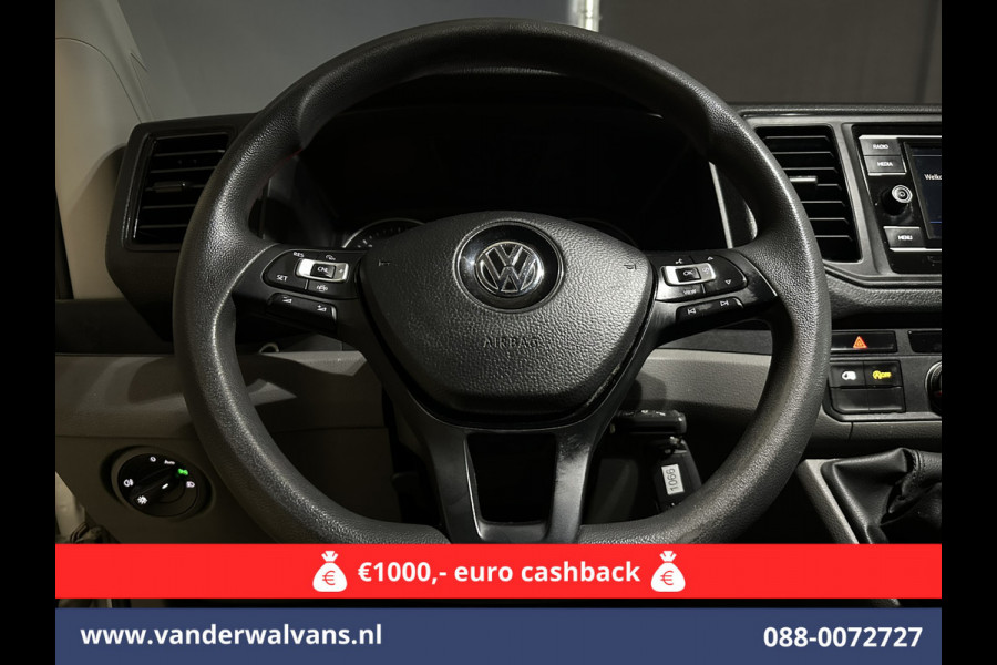 Volkswagen Crafter 2.0 TDI 141pk L3H3 L2H2 Euro6 Airco | Camera | Apple Carplay | Cruisecontrol Android Auto, Parkeersensoren, Bijrijdersbank, 3000kg Trekvermogen, zilver Volkswagen Crafter 2.0 TDI 141pk L3H3 L2H2 Euro6 Airco | Camera | Apple Carplay | Cruisecontrol Android Auto, Parkeersensoren, Bijrijdersbank, 3000kg Trekvermogen, zilver