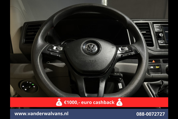 Volkswagen Crafter 2.0 TDI 141pk L3H3 L2H2 Euro6 Airco | Camera | Apple Carplay | Cruisecontrol Android Auto, Parkeersensoren, Bijrijdersbank, 3000kg Trekvermogen, zilver Volkswagen Crafter 2.0 TDI 141pk L3H3 L2H2 Euro6 Airco | Camera | Apple Carplay | Cruisecontrol Android Auto, Parkeersensoren, Bijrijdersbank, 3000kg Trekvermogen, zilver