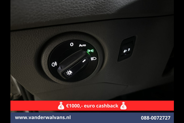 Volkswagen Crafter 2.0 TDI 141pk L3H3 L2H2 Euro6 Airco | Camera | Apple Carplay | Cruisecontrol Android Auto, Parkeersensoren, Bijrijdersbank, 3000kg Trekvermogen, zilver Volkswagen Crafter 2.0 TDI 141pk L3H3 L2H2 Euro6 Airco | Camera | Apple Carplay | Cruisecontrol Android Auto, Parkeersensoren, Bijrijdersbank, 3000kg Trekvermogen, zilver