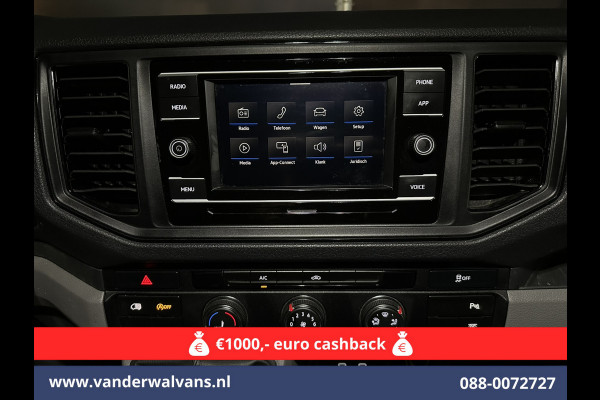 Volkswagen Crafter 2.0 TDI 141pk L3H3 L2H2 Euro6 Airco | Camera | Apple Carplay | Cruisecontrol Android Auto, Parkeersensoren, Bijrijdersbank, 3000kg Trekvermogen, zilver Volkswagen Crafter 2.0 TDI 141pk L3H3 L2H2 Euro6 Airco | Camera | Apple Carplay | Cruisecontrol Android Auto, Parkeersensoren, Bijrijdersbank, 3000kg Trekvermogen, zilver