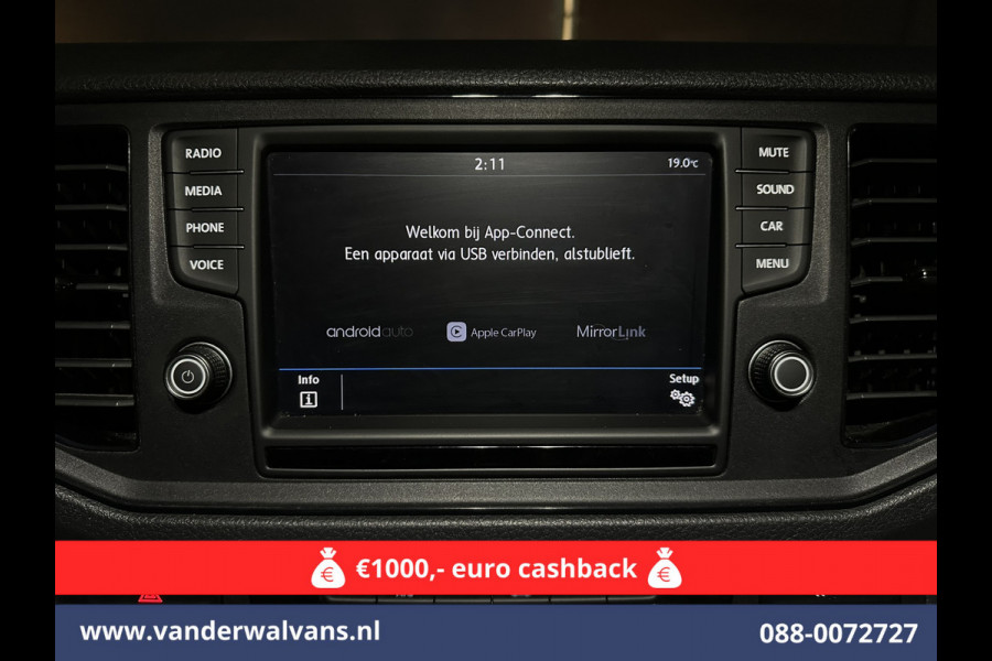 Volkswagen Crafter 2.0 TDI 140pk L3H3 L2H2 Euro6 *Rijklaar Direct Rijden* Airco | Camera | Apple Carplay | Cruisecontrol Parkeersensoren, Android Auto, Chauffeursstoel, Bijrijdersbank, 3000kg trekvermogen, zilver Volkswagen Crafter 2.0 TDI 140pk L3H3 L2H2 Euro6 *Rijklaar Direct Rijden* Airco | Camera | Apple Carplay | Cruisecontrol Parkeersensoren, Android Auto, Chauffeursstoel, Bijrijdersbank, 3000kg trekvermogen, zilver