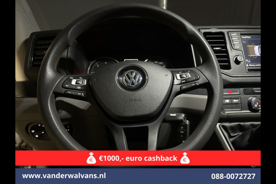 Volkswagen Crafter 2.0 TDI 140pk L3H3 L2H2 Euro6 *Rijklaar Direct Rijden* Airco | Camera | Apple Carplay | Cruisecontrol Parkeersensoren, Android Auto, Chauffeursstoel, Bijrijdersbank, 3000kg trekvermogen, zilver Volkswagen Crafter 2.0 TDI 140pk L3H3 L2H2 Euro6 *Rijklaar Direct Rijden* Airco | Camera | Apple Carplay | Cruisecontrol Parkeersensoren, Android Auto, Chauffeursstoel, Bijrijdersbank, 3000kg trekvermogen, zilver