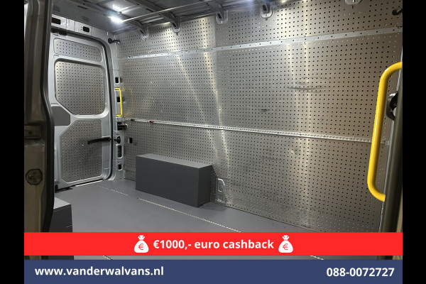 Volkswagen Crafter 2.0 TDI 140pk L3H3 L2H2 Euro6 *Rijklaar Direct Rijden* Airco | Camera | Apple Carplay | Cruisecontrol Parkeersensoren, Android Auto, Chauffeursstoel, Bijrijdersbank, 3000kg trekvermogen, zilver Volkswagen Crafter 2.0 TDI 140pk L3H3 L2H2 Euro6 *Rijklaar Direct Rijden* Airco | Camera | Apple Carplay | Cruisecontrol Parkeersensoren, Android Auto, Chauffeursstoel, Bijrijdersbank, 3000kg trekvermogen, zilver