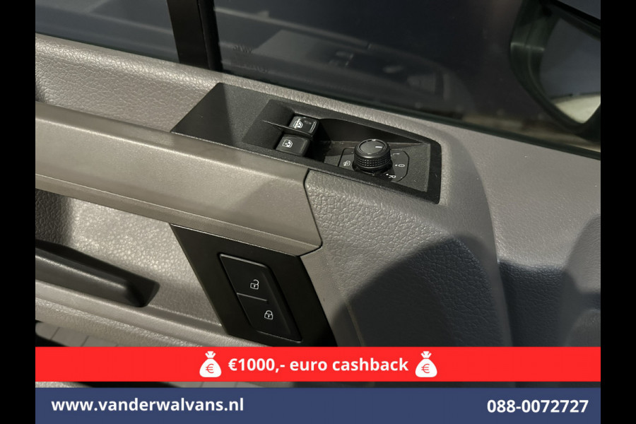 Volkswagen Crafter 2.0 TDI 140pk L3H3 L2H2 Euro6 *Rijklaar Direct Rijden* Airco | Camera | Apple Carplay | Cruisecontrol Parkeersensoren, Android Auto, Chauffeursstoel, Bijrijdersbank, 3000kg trekvermogen, zilver Volkswagen Crafter 2.0 TDI 140pk L3H3 L2H2 Euro6 *Rijklaar Direct Rijden* Airco | Camera | Apple Carplay | Cruisecontrol Parkeersensoren, Android Auto, Chauffeursstoel, Bijrijdersbank, 3000kg trekvermogen, zilver
