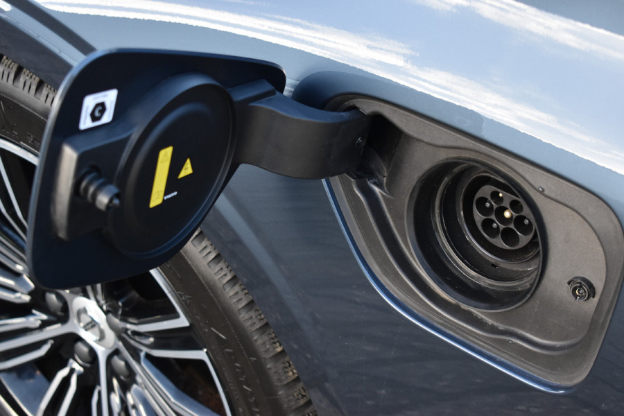 Volvo V60 T6 AWD 350PK Plug-in Hybrid Plus Dark | 360 Camera | H&K | BLIS | ACC | Stoelverwarming | Leder | Volvo V60 T6 AWD 350PK Plug-in Hybrid Plus Dark | 360 Camera | H&K | BLIS | ACC | Stoelverwarming | Leder |