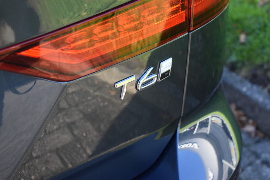 Volvo V60 T6 AWD 350PK Plug-in Hybrid Plus Dark | 360 Camera | H&K | BLIS | ACC | Stoelverwarming | Leder | Volvo V60 T6 AWD 350PK Plug-in Hybrid Plus Dark | 360 Camera | H&K | BLIS | ACC | Stoelverwarming | Leder |