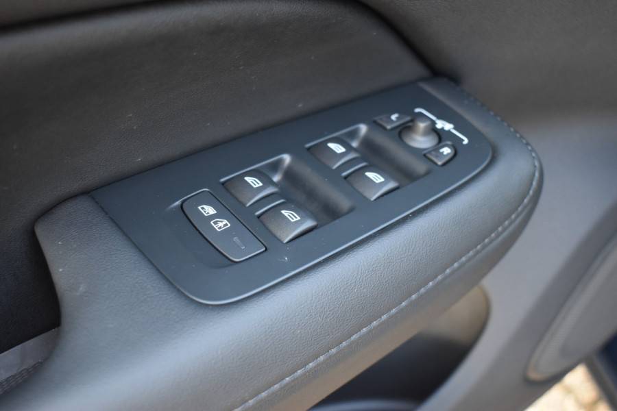 Volvo V60 T6 AWD 350PK Plug-in Hybrid Plus Dark | 360 Camera | H&K | BLIS | ACC | Stoelverwarming | Leder | Volvo V60 T6 AWD 350PK Plug-in Hybrid Plus Dark | 360 Camera | H&K | BLIS | ACC | Stoelverwarming | Leder |