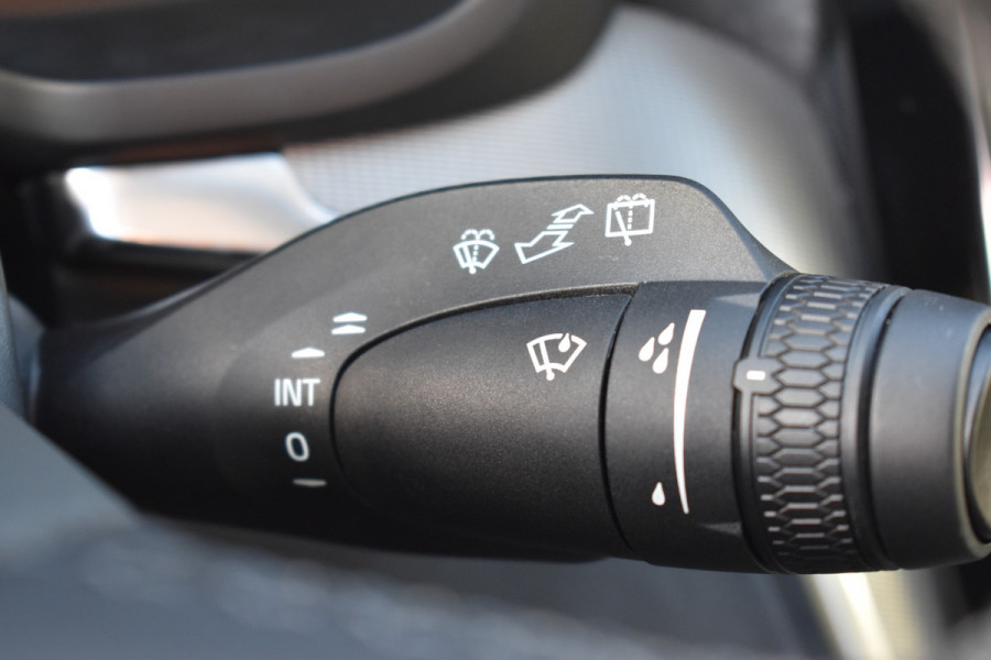 Volvo V60 T6 AWD 350PK Plug-in Hybrid Plus Dark | 360 Camera | H&K | BLIS | ACC | Stoelverwarming | Leder | Volvo V60 T6 AWD 350PK Plug-in Hybrid Plus Dark | 360 Camera | H&K | BLIS | ACC | Stoelverwarming | Leder |