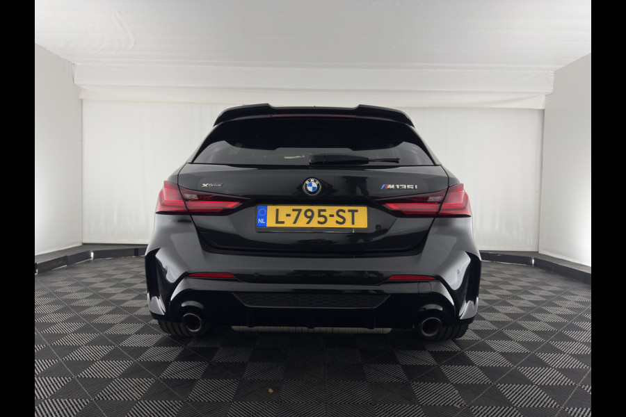 BMW 1-serie M135i xDrive M-Sportpack High Executive Aut. *ALCANTARA-MICROFIBRE | FULL-LED | HEATED-SPORTSEATS | SHIFT-PADDLES | DIGI-COCKPIT | HEAD-UP | NAVI-FULLMAP | DAB+ | PRIVACY-GLASS | AMBIENT-LIGHT | CARBON-INLAY | CARPLAY | 19''ALU*