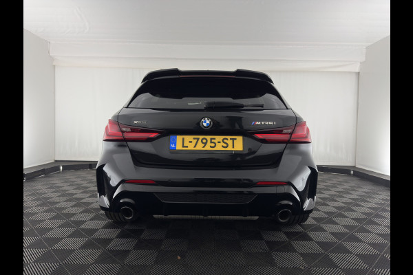 BMW 1-serie M135i xDrive M-Sportpack High Executive Aut. *ALCANTARA-MICROFIBRE | FULL-LED | HEATED-SPORTSEATS | SHIFT-PADDLES | DIGI-COCKPIT | HEAD-UP | NAVI-FULLMAP | DAB+ | PRIVACY-GLASS | AMBIENT-LIGHT | CARBON-INLAY | CARPLAY | 19''ALU*
