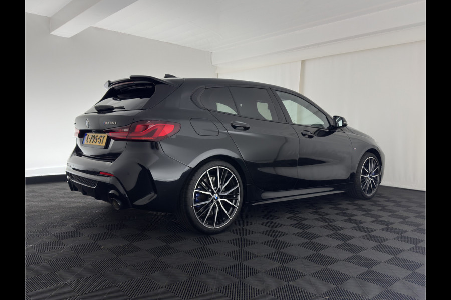 BMW 1-serie M135i xDrive M-Sportpack High Executive Aut. *ALCANTARA-MICROFIBRE | FULL-LED | HEATED-SPORTSEATS | SHIFT-PADDLES | DIGI-COCKPIT | HEAD-UP | NAVI-FULLMAP | DAB+ | PRIVACY-GLASS | AMBIENT-LIGHT | CARBON-INLAY | CARPLAY | 19''ALU*