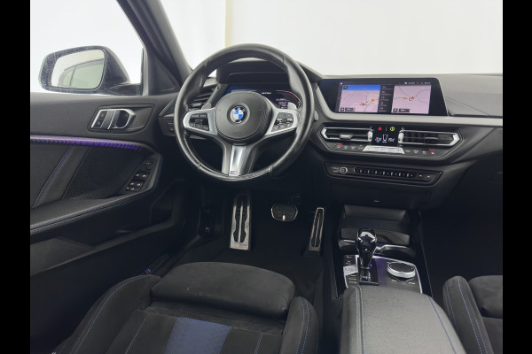 BMW 1-serie M135i xDrive M-Sportpack High Executive Aut. *ALCANTARA-MICROFIBRE | FULL-LED | HEATED-SPORTSEATS | SHIFT-PADDLES | DIGI-COCKPIT | HEAD-UP | NAVI-FULLMAP | DAB+ | PRIVACY-GLASS | AMBIENT-LIGHT | CARBON-INLAY | CARPLAY | 19''ALU*