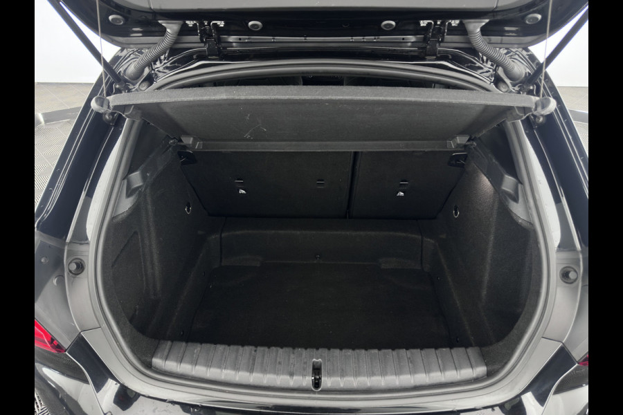 BMW 1-serie M135i xDrive M-Sportpack High Executive Aut. *ALCANTARA-MICROFIBRE | FULL-LED | HEATED-SPORTSEATS | SHIFT-PADDLES | DIGI-COCKPIT | HEAD-UP | NAVI-FULLMAP | DAB+ | PRIVACY-GLASS | AMBIENT-LIGHT | CARBON-INLAY | CARPLAY | 19''ALU*