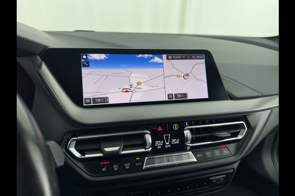 BMW 1-serie M135i xDrive M-Sportpack High Executive Aut. *ALCANTARA-MICROFIBRE | FULL-LED | HEATED-SPORTSEATS | SHIFT-PADDLES | DIGI-COCKPIT | HEAD-UP | NAVI-FULLMAP | DAB+ | PRIVACY-GLASS | AMBIENT-LIGHT | CARBON-INLAY | CARPLAY | 19''ALU*