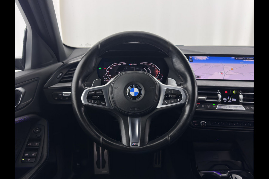BMW 1-serie M135i xDrive M-Sportpack High Executive Aut. *ALCANTARA-MICROFIBRE | FULL-LED | HEATED-SPORTSEATS | SHIFT-PADDLES | DIGI-COCKPIT | HEAD-UP | NAVI-FULLMAP | DAB+ | PRIVACY-GLASS | AMBIENT-LIGHT | CARBON-INLAY | CARPLAY | 19''ALU*