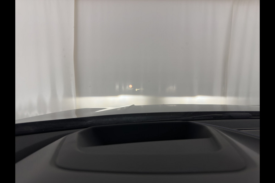 BMW 1-serie M135i xDrive M-Sportpack High Executive Aut. *ALCANTARA-MICROFIBRE | FULL-LED | HEATED-SPORTSEATS | SHIFT-PADDLES | DIGI-COCKPIT | HEAD-UP | NAVI-FULLMAP | DAB+ | PRIVACY-GLASS | AMBIENT-LIGHT | CARBON-INLAY | CARPLAY | 19''ALU*