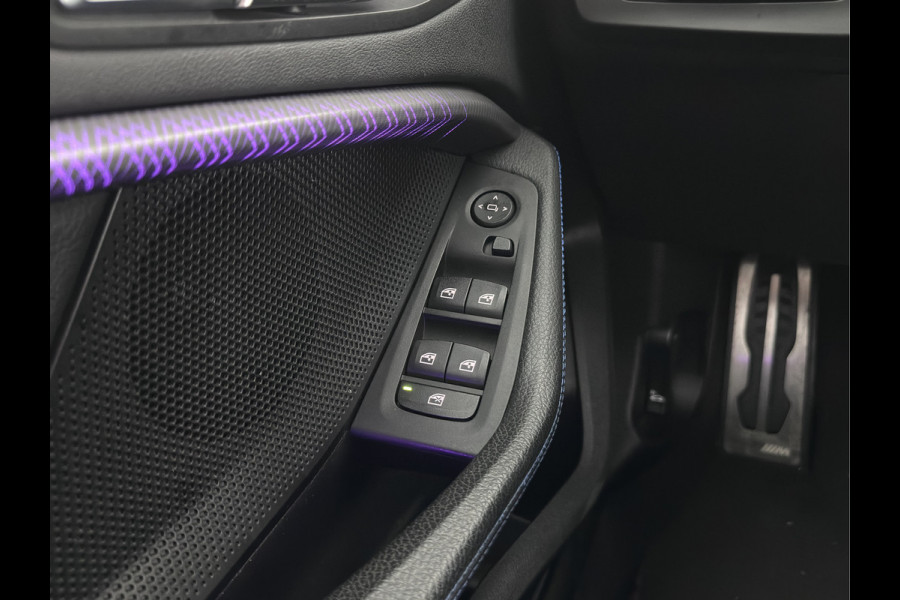 BMW 1-serie M135i xDrive M-Sportpack High Executive Aut. *ALCANTARA-MICROFIBRE | FULL-LED | HEATED-SPORTSEATS | SHIFT-PADDLES | DIGI-COCKPIT | HEAD-UP | NAVI-FULLMAP | DAB+ | PRIVACY-GLASS | AMBIENT-LIGHT | CARBON-INLAY | CARPLAY | 19''ALU*