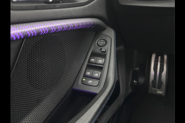 BMW 1-serie M135i xDrive M-Sportpack High Executive Aut. *ALCANTARA-MICROFIBRE | FULL-LED | HEATED-SPORTSEATS | SHIFT-PADDLES | DIGI-COCKPIT | HEAD-UP | NAVI-FULLMAP | DAB+ | PRIVACY-GLASS | AMBIENT-LIGHT | CARBON-INLAY | CARPLAY | 19''ALU*