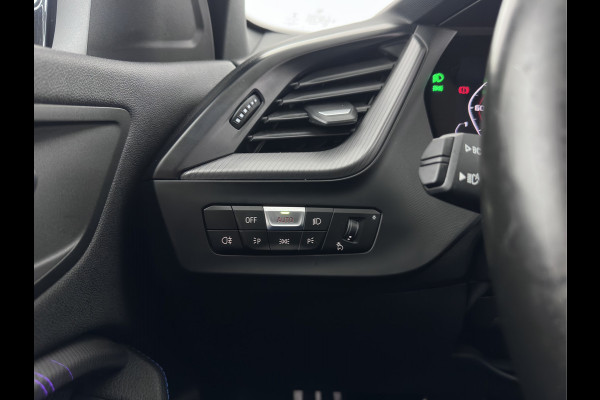 BMW 1-serie M135i xDrive M-Sportpack High Executive Aut. *ALCANTARA-MICROFIBRE | FULL-LED | HEATED-SPORTSEATS | SHIFT-PADDLES | DIGI-COCKPIT | HEAD-UP | NAVI-FULLMAP | DAB+ | PRIVACY-GLASS | AMBIENT-LIGHT | CARBON-INLAY | CARPLAY | 19''ALU*