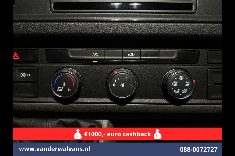 Volkswagen Crafter 2.0 TDI 140 pk L3H3 L2H2 Euro6 Airco | Camera | Navigatie | Apple Carplay | Massagestoel Android Auto, Parkeersensoren, 3000kg trekvermogen Volkswagen Crafter 2.0 TDI 140 pk L3H3 L2H2 Euro6 Airco | Camera | Navigatie | Apple Carplay | Massagestoel Android Auto, Parkeersensoren, 3000kg trekvermogen