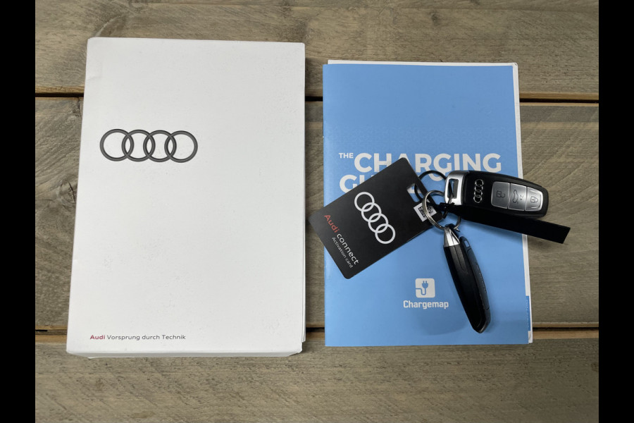 Audi Q8 Sportback e-tron 50 quattro S Edition 95 kWh / Panorama Dak / Camera