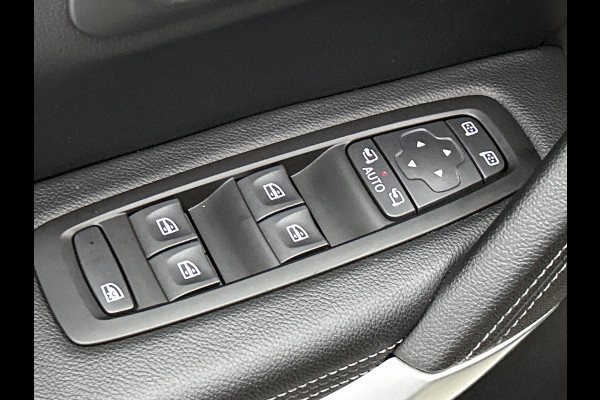 Renault Kadjar 1.3 TCe 140PK Intens / CAMERA / NAVI / LEDER Renault Kadjar 1.3 TCe 140PK Intens / CAMERA / NAVI / LEDER