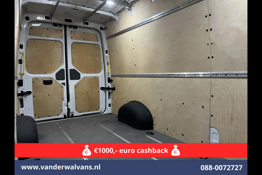 Volkswagen Crafter 2.0 TDI 140pk Automaat L4H3 L3H2 Euro6 Airco | Navigatie | Apple carplay | Camera Cruisecontrol, android auto, parkeersensoren, bijrijdersbank, 270 gr. achterdeuren