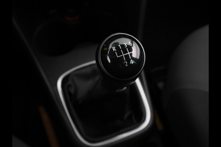 Volkswagen Polo 1.0 BlueMotion Edition 95 PK | Airco | Navigatie via app | Cruise control Volkswagen Polo 1.0 BlueMotion Edition 95 PK | Airco | Navigatie via app | Cruise control