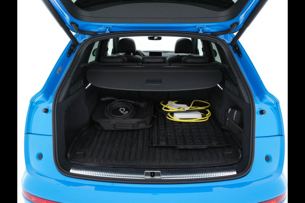 Audi Q5 Audi Q5 50 TFSI e S-Line Black-Edition Quattro Plug-In (INCL-BTW) *PANO | LEATHER-FABRIC | FULL-LED | DIGI-COCKPIT | NAVI-FULLMAP | HEATED-SPORTSEATS | KEYLESS | DAB+ | CAMERA | PRIVACY-GLASS | SHIFT-PADDLES | ECC | AMBIENT-LIGHT | PDC | CRUISE . Audi Q5 Audi Q5 50 TFSI e S-Line Black-Edition Quattro Plug-In (INCL-BTW) *PANO | LEATHER-FABRIC | FULL-LED | DIGI-COCKPIT | NAVI-FULLMAP | HEATED-SPORTSEATS | KEYLESS | DAB+ | CAMERA | PRIVACY-GLASS | SHIFT-PADDLES | ECC | AMBIENT-LIGHT | PDC | CRUISE .