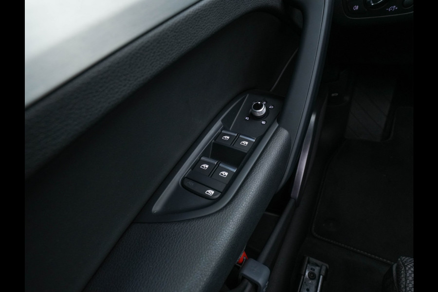 Audi Q5 Audi Q5 50 TFSI e S-Line Black-Edition Quattro Plug-In (INCL-BTW) *PANO | LEATHER-FABRIC | FULL-LED | DIGI-COCKPIT | NAVI-FULLMAP | HEATED-SPORTSEATS | KEYLESS | DAB+ | CAMERA | PRIVACY-GLASS | SHIFT-PADDLES | ECC | AMBIENT-LIGHT | PDC | CRUISE . Audi Q5 Audi Q5 50 TFSI e S-Line Black-Edition Quattro Plug-In (INCL-BTW) *PANO | LEATHER-FABRIC | FULL-LED | DIGI-COCKPIT | NAVI-FULLMAP | HEATED-SPORTSEATS | KEYLESS | DAB+ | CAMERA | PRIVACY-GLASS | SHIFT-PADDLES | ECC | AMBIENT-LIGHT | PDC | CRUISE .