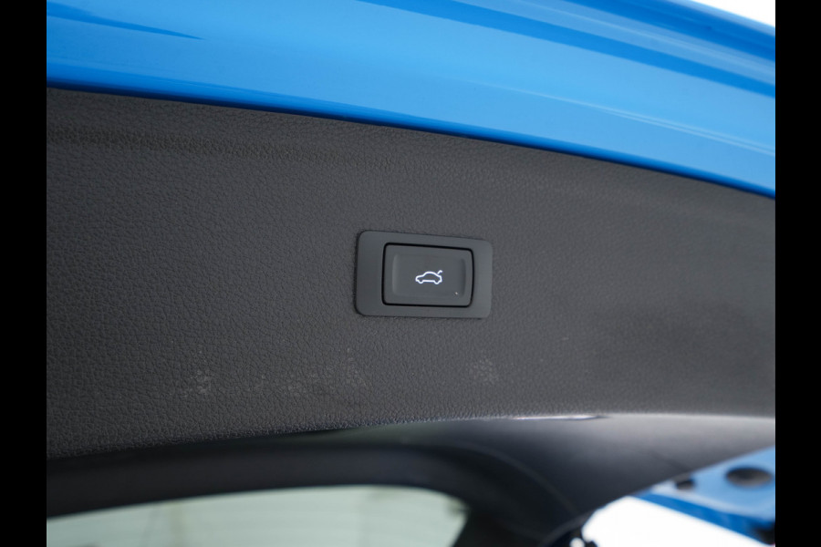 Audi Q5 Audi Q5 50 TFSI e S-Line Black-Edition Quattro Plug-In (INCL-BTW) *PANO | LEATHER-FABRIC | FULL-LED | DIGI-COCKPIT | NAVI-FULLMAP | HEATED-SPORTSEATS | KEYLESS | DAB+ | CAMERA | PRIVACY-GLASS | SHIFT-PADDLES | ECC | AMBIENT-LIGHT | PDC | CRUISE . Audi Q5 Audi Q5 50 TFSI e S-Line Black-Edition Quattro Plug-In (INCL-BTW) *PANO | LEATHER-FABRIC | FULL-LED | DIGI-COCKPIT | NAVI-FULLMAP | HEATED-SPORTSEATS | KEYLESS | DAB+ | CAMERA | PRIVACY-GLASS | SHIFT-PADDLES | ECC | AMBIENT-LIGHT | PDC | CRUISE .