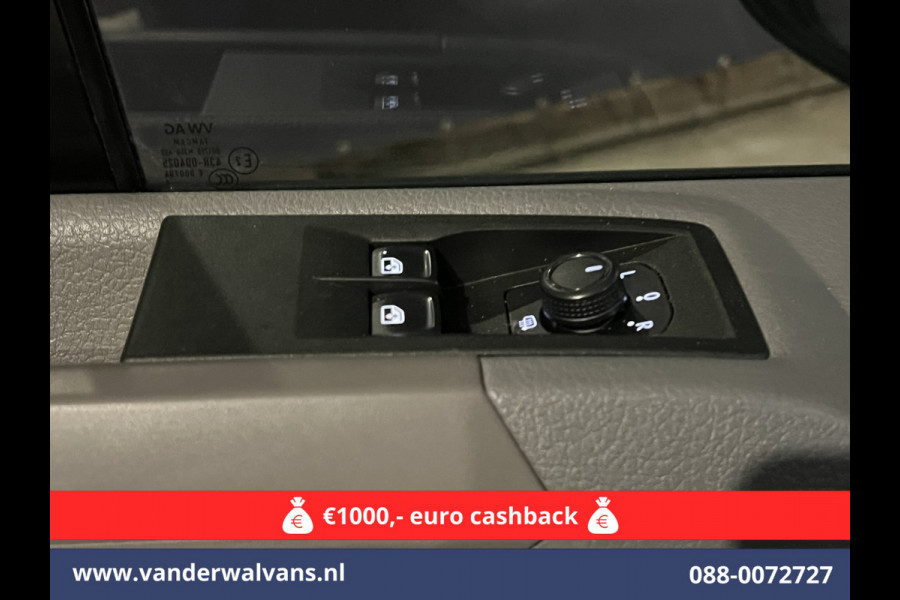 Volkswagen Crafter 2.0 TDI 140 pk L4H3 L3H2 Euro6 ** Airco | 3000kg trekhaak | Cruisecontrol | Parkeersensoren Bijrijdersbank