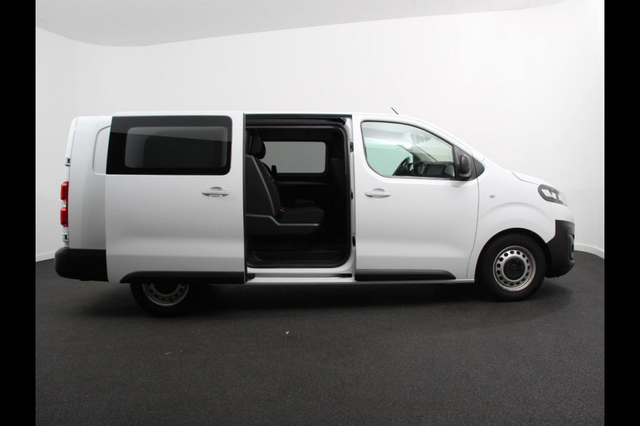 Opel Vivaro 2.0 CDTI Automaat 145 pk L3H1 Dubbele Cabine | Navigatie | Trekhaak | Airco | Parkeer sensoren | Betimmering Opel Vivaro 2.0 CDTI Automaat 145 pk L3H1 Dubbele Cabine | Navigatie | Trekhaak | Airco | Parkeer sensoren | Betimmering
