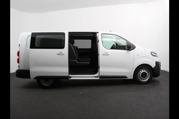 Opel Vivaro 2.0 CDTI Automaat 145 pk L3H1 Dubbele Cabine | Navigatie | Trekhaak | Airco | Parkeer sensoren | Betimmering Opel Vivaro 2.0 CDTI Automaat 145 pk L3H1 Dubbele Cabine | Navigatie | Trekhaak | Airco | Parkeer sensoren | Betimmering