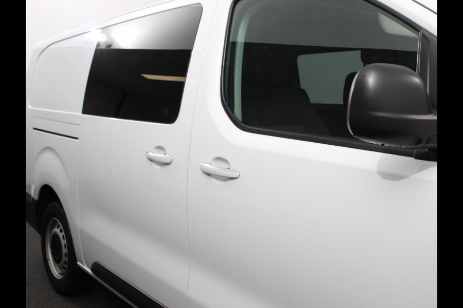 Opel Vivaro 2.0 CDTI Automaat 145 pk L3H1 Dubbele Cabine | Navigatie | Trekhaak | Airco | Parkeer sensoren | Betimmering Opel Vivaro 2.0 CDTI Automaat 145 pk L3H1 Dubbele Cabine | Navigatie | Trekhaak | Airco | Parkeer sensoren | Betimmering