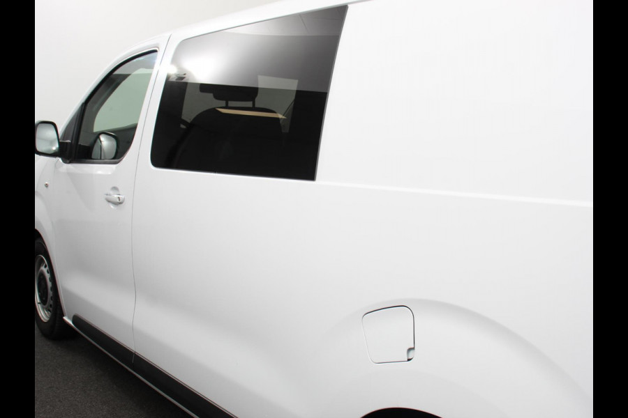 Opel Vivaro 2.0 CDTI Automaat 145 pk L3H1 Dubbele Cabine | Navigatie | Trekhaak | Airco | Parkeer sensoren | Betimmering Opel Vivaro 2.0 CDTI Automaat 145 pk L3H1 Dubbele Cabine | Navigatie | Trekhaak | Airco | Parkeer sensoren | Betimmering