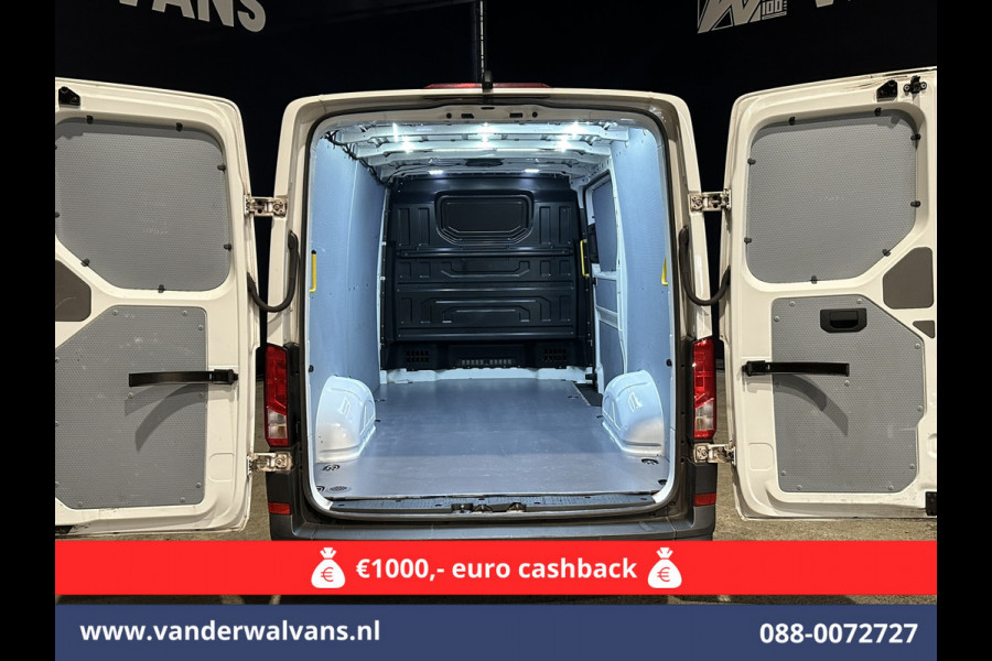 Volkswagen Crafter 2.0 TDI 141pk L3H2 L2H1 Euro6 *Rijklaar Direct Rijden* Airco | Navigatie | Camera | Apple Carplay Android Auto, Parkeersensoren, Bijrijdersbank Volkswagen Crafter 2.0 TDI 141pk L3H2 L2H1 Euro6 *Rijklaar Direct Rijden* Airco | Navigatie | Camera | Apple Carplay Android Auto, Parkeersensoren, Bijrijdersbank