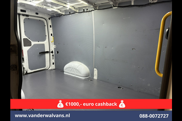 Volkswagen Crafter 2.0 TDI 141pk L3H2 L2H1 Euro6 *Rijklaar Direct Rijden* Airco | Navigatie | Camera | Apple Carplay Android Auto, Parkeersensoren, Bijrijdersbank Volkswagen Crafter 2.0 TDI 141pk L3H2 L2H1 Euro6 *Rijklaar Direct Rijden* Airco | Navigatie | Camera | Apple Carplay Android Auto, Parkeersensoren, Bijrijdersbank