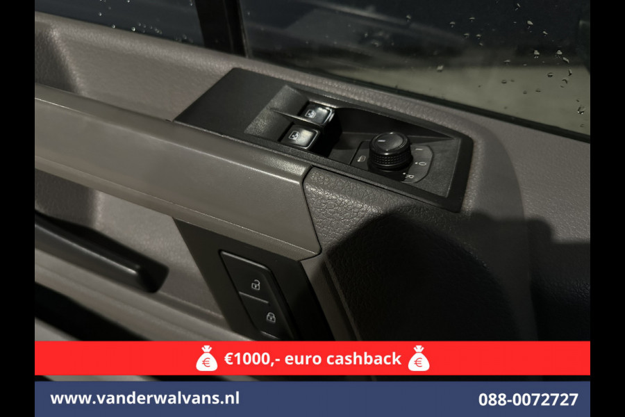 Volkswagen Crafter 2.0 TDI 141pk L3H2 L2H1 Euro6 *Rijklaar Direct Rijden* Airco | Navigatie | Camera | Apple Carplay Android Auto, Parkeersensoren, Bijrijdersbank Volkswagen Crafter 2.0 TDI 141pk L3H2 L2H1 Euro6 *Rijklaar Direct Rijden* Airco | Navigatie | Camera | Apple Carplay Android Auto, Parkeersensoren, Bijrijdersbank