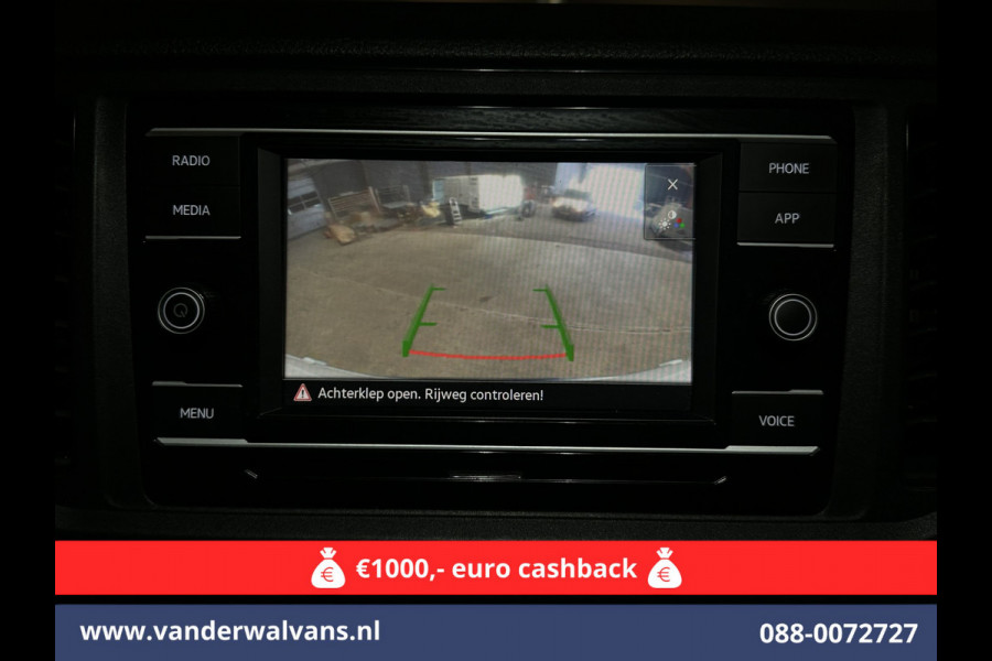 Volkswagen Crafter 2.0 TDI 140pk L3H3 L2H2 Euro6 Airco | Camera | Apple carplay | Android auto bijrijdersbank, 3000kg trekvermogen Volkswagen Crafter 2.0 TDI 140pk L3H3 L2H2 Euro6 Airco | Camera | Apple carplay | Android auto bijrijdersbank, 3000kg trekvermogen